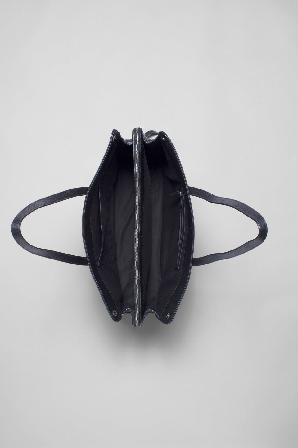 Edda Large Cow Leather 2 Pocket Bag Detail | Black