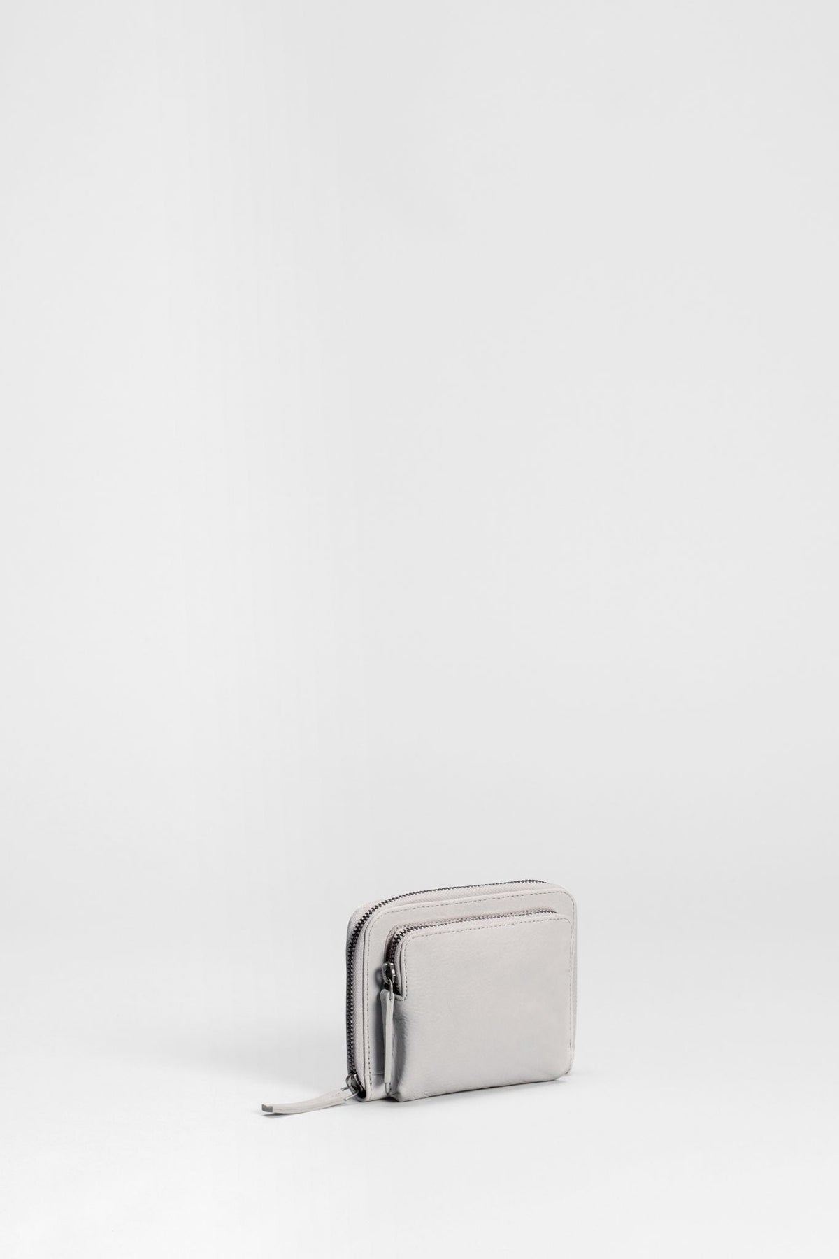 Innset Soft Cow Leather Purse Wallet Front | Cloud