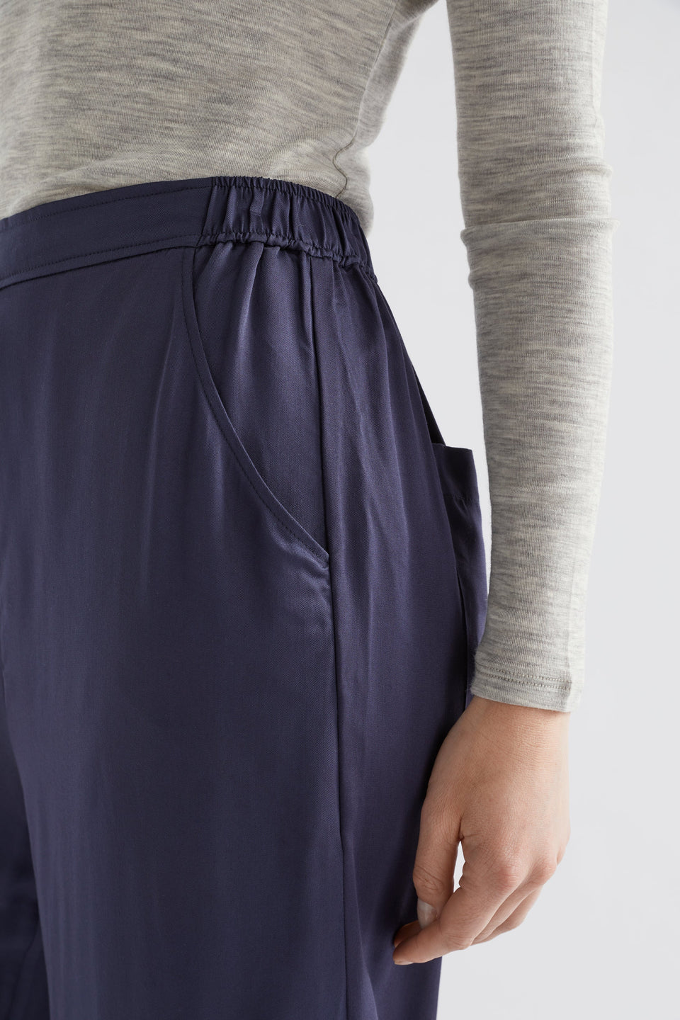 Cropped Wide Leg Culotte Model Detail 2 | MOONLIGHT