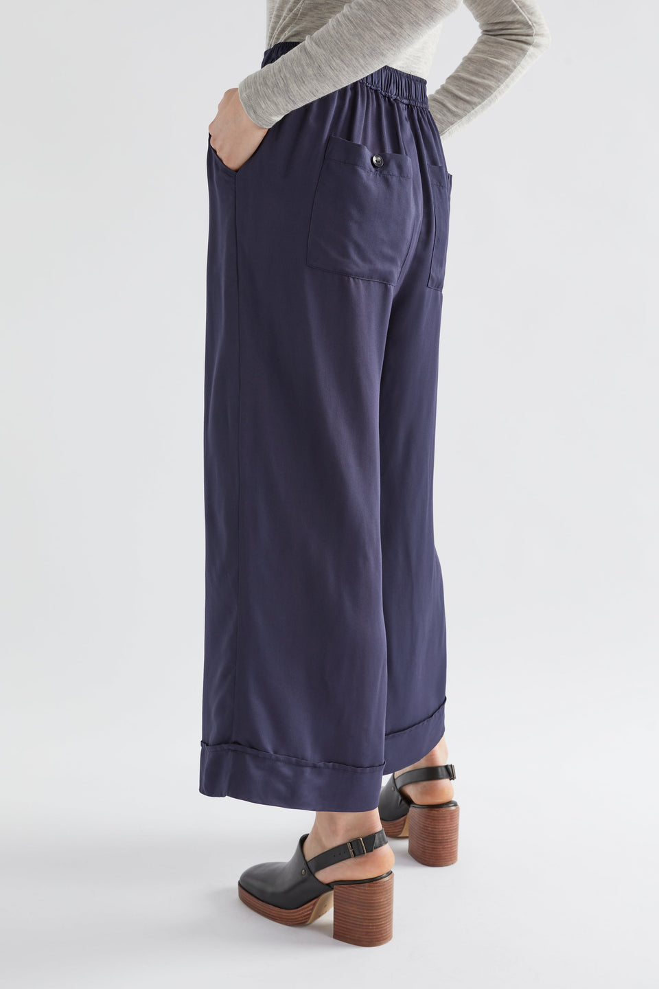 Cropped Wide Leg Culotte Model Angled back | MOONLIGHT