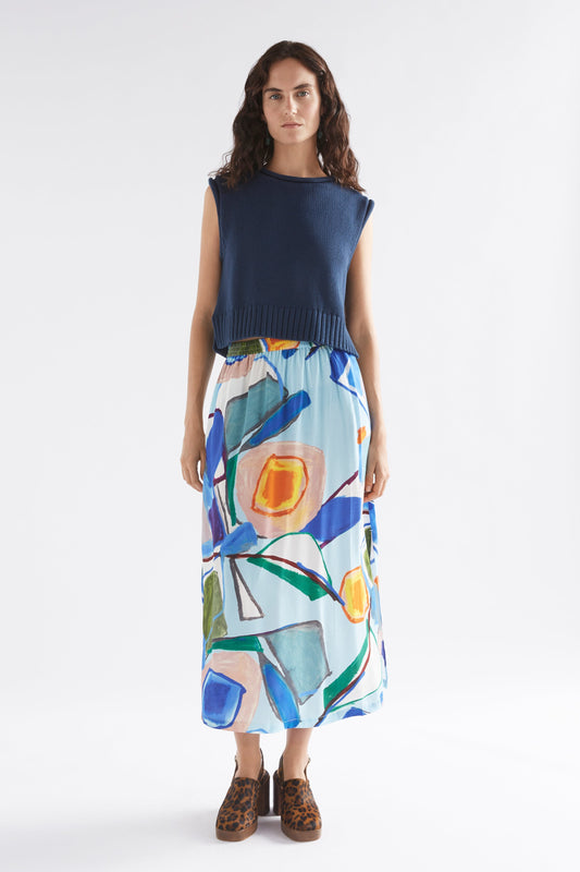 Kaade Mid Length Straight Elastic Weight Print Skirt Model Front | SUN PRINT