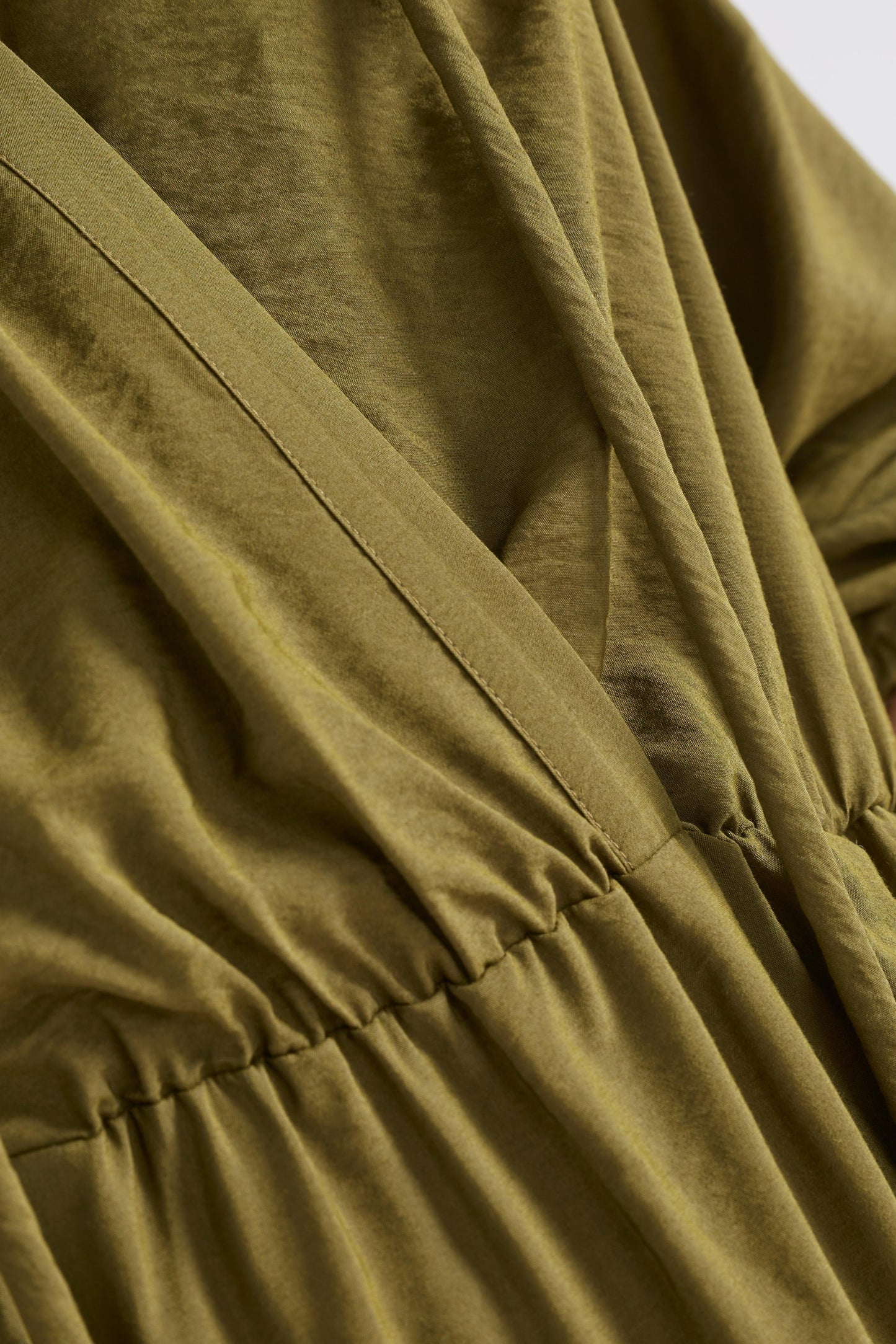 Etne Midi Length Long Sleeve V-Neck Dress Model Detail Waist 2 | DARK OLIVE