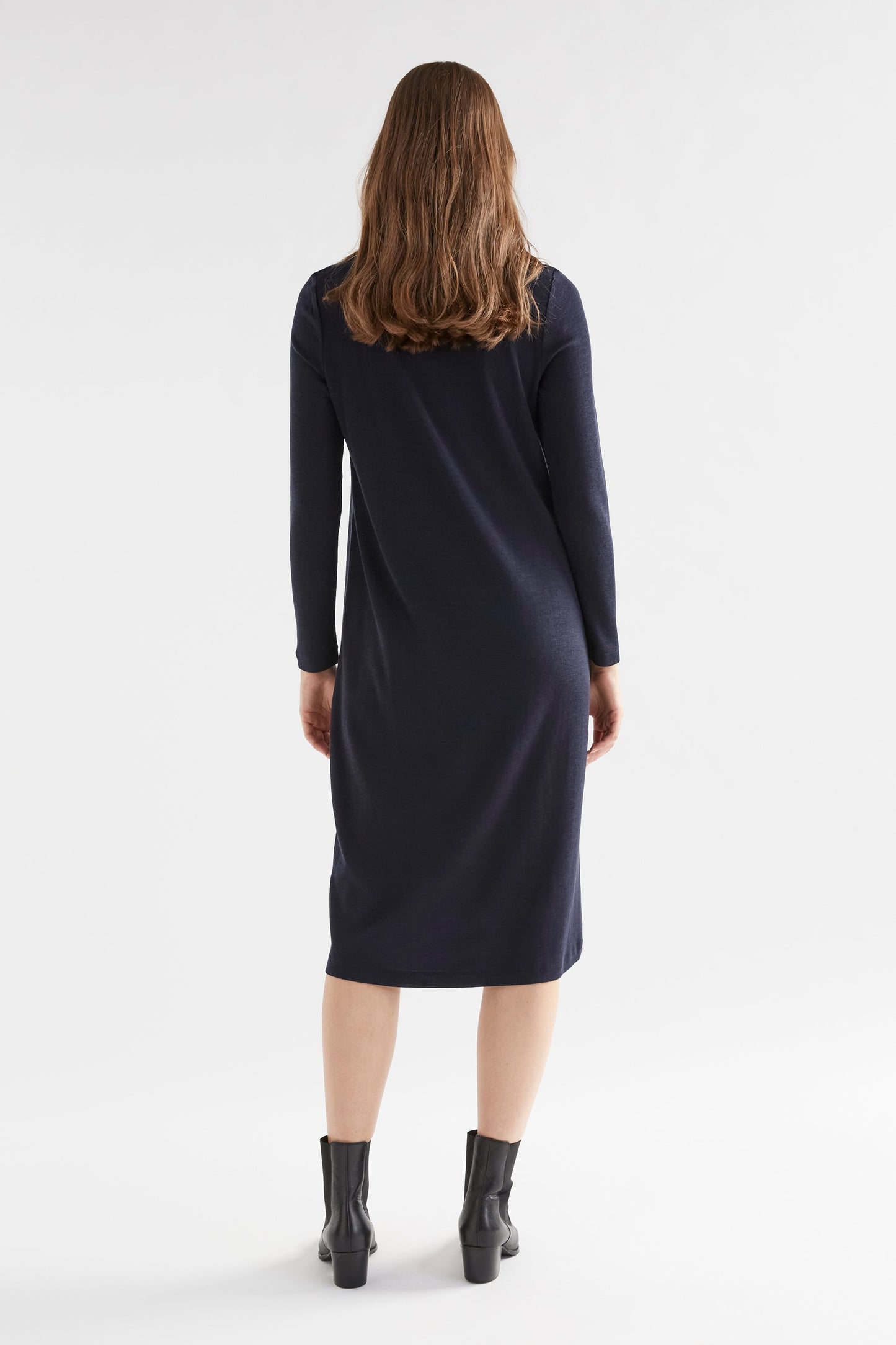 Grej Long Sleeve Merino Jersey Dress Model Back | DARK NAVY