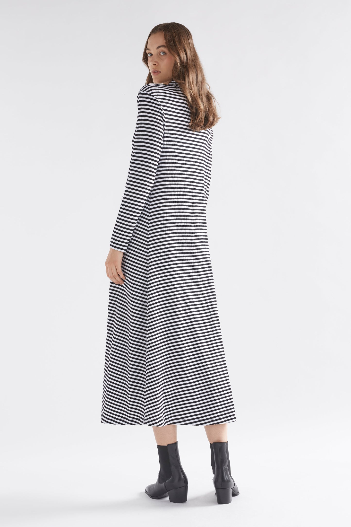 Klarr Organic Cotton A-line Long Sleeve Midi Turtle Neck Striped Jersey Dress Model back | BLACK WHITE