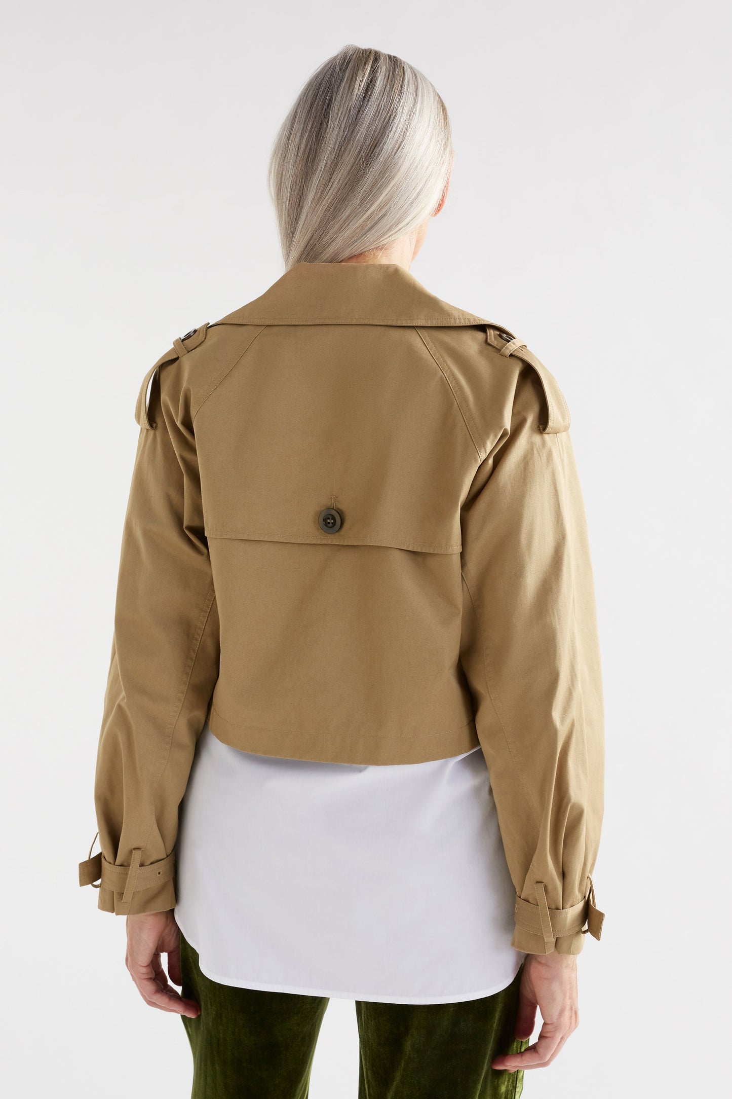 Ruoy Organic Cotton Twill Cropped Trench Style Jacket Model Back | SANDSTONE