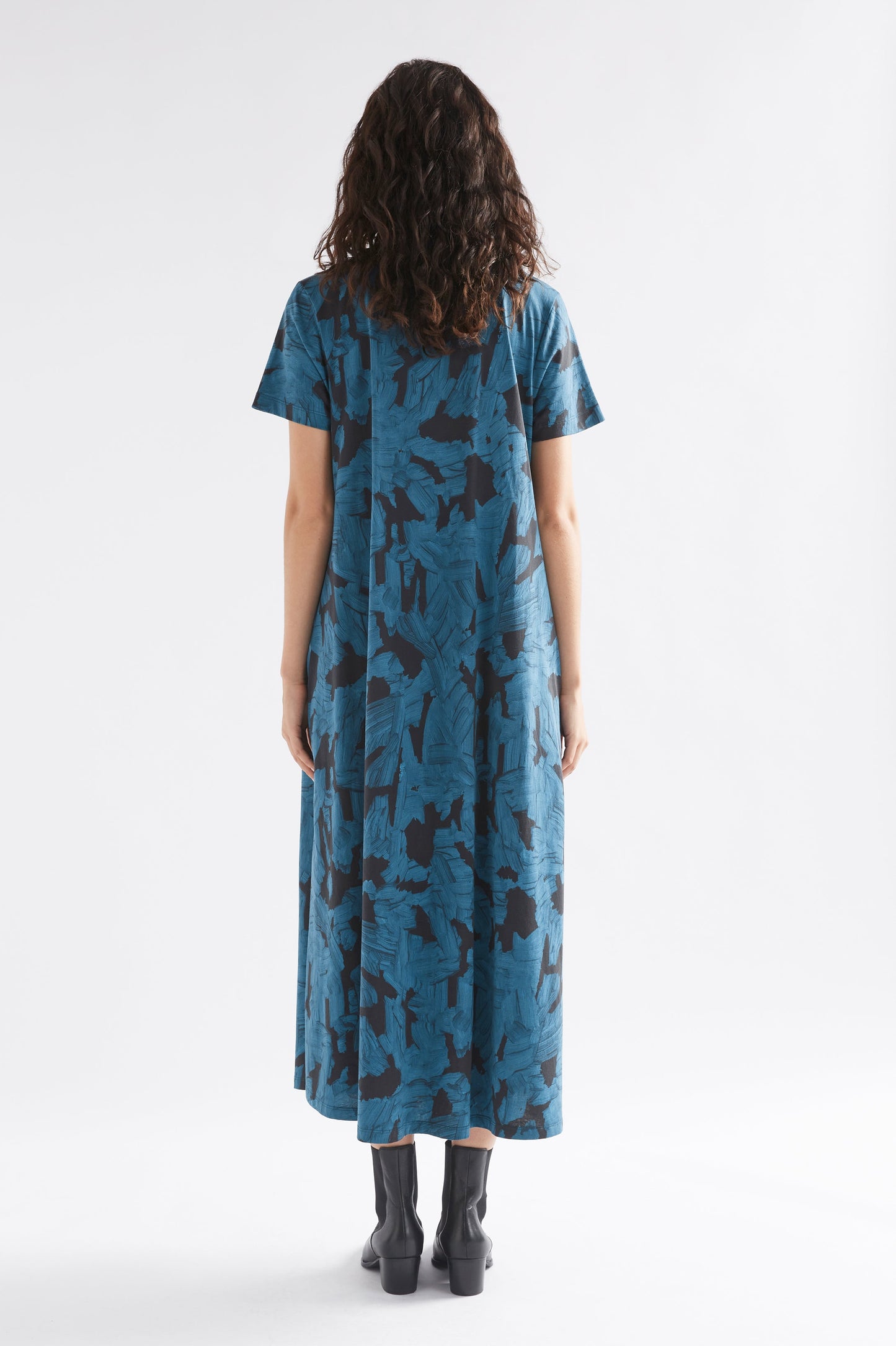 Holst Organic Cotton Print Long Jersey T-shirt Dress Model Back | TIRA PRINT
