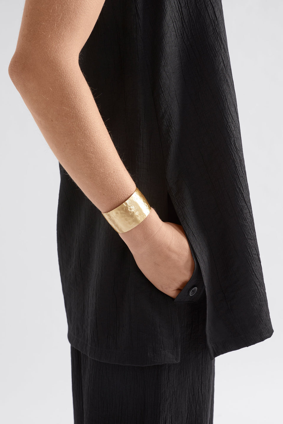 Gilda Hammered Adjustable Cuff Bangle Model 1 | GOLD