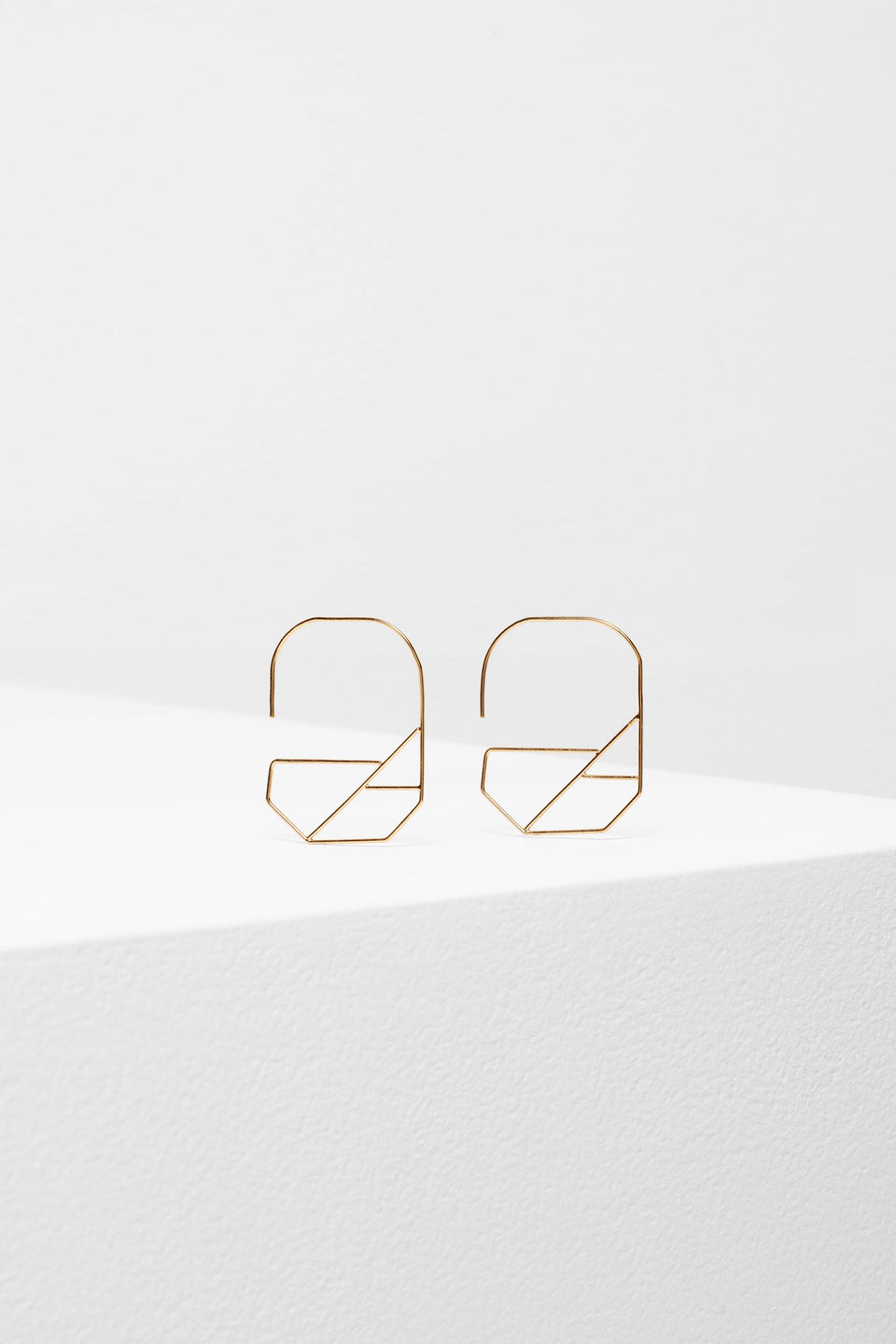 Atton Fine Lightweight Geometric Hoop Earring Front GOLD
