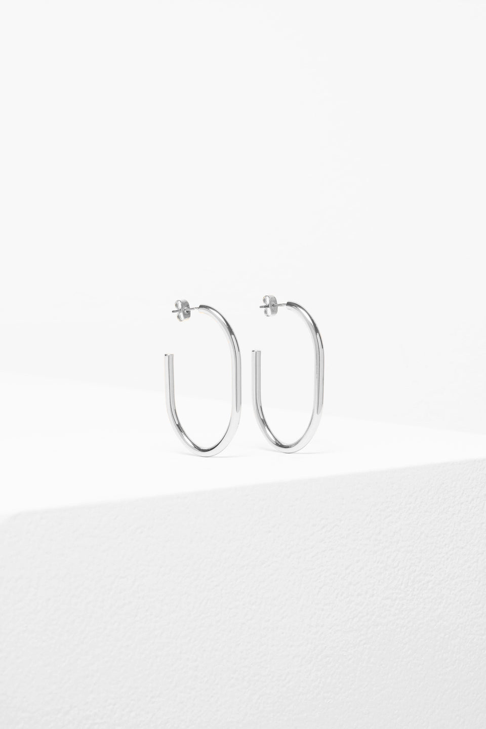 Rei Gold Oval Hoop Earring | SILVER