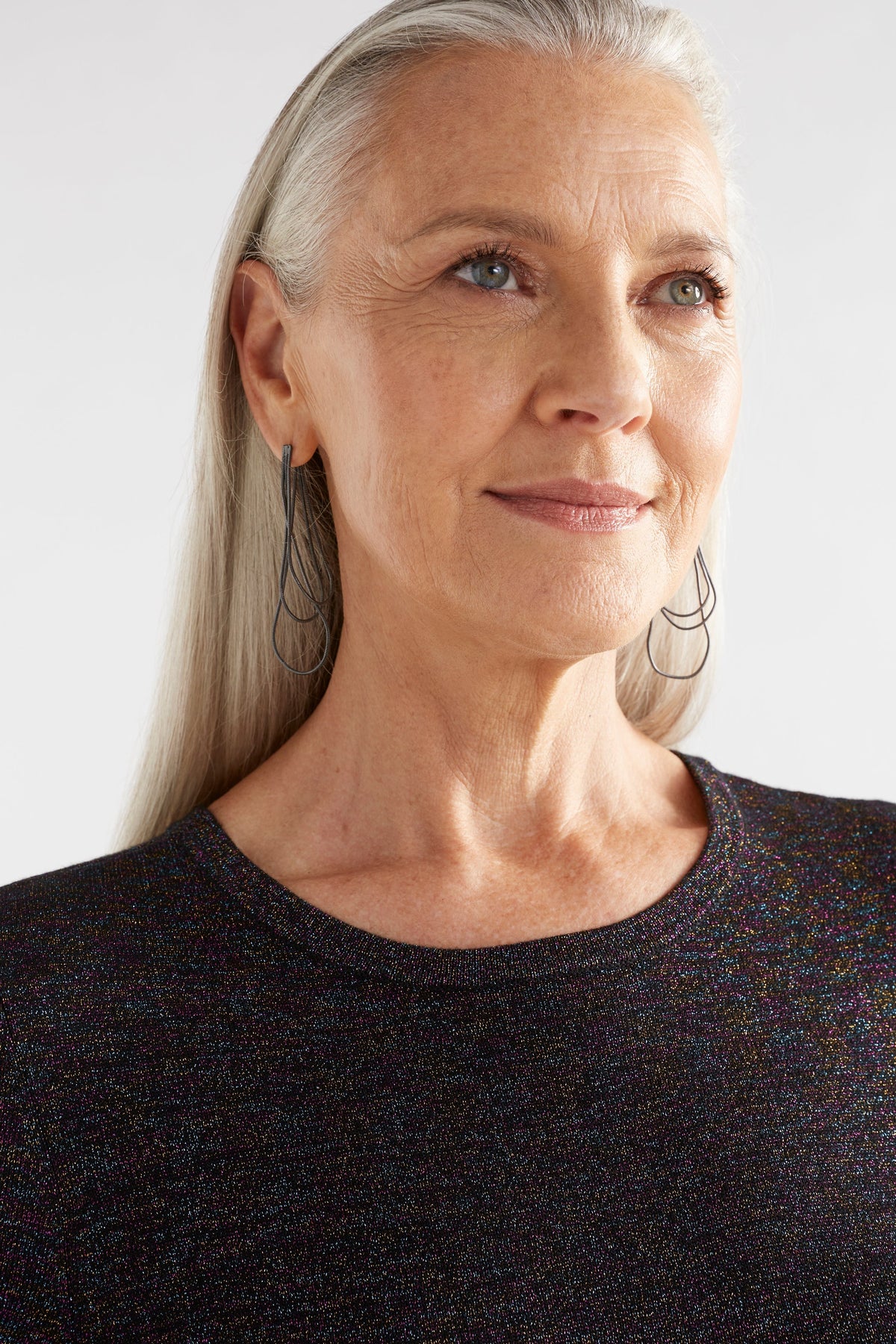 Lans Minimalistic Chain Drop Earring Model | GUNMETAL