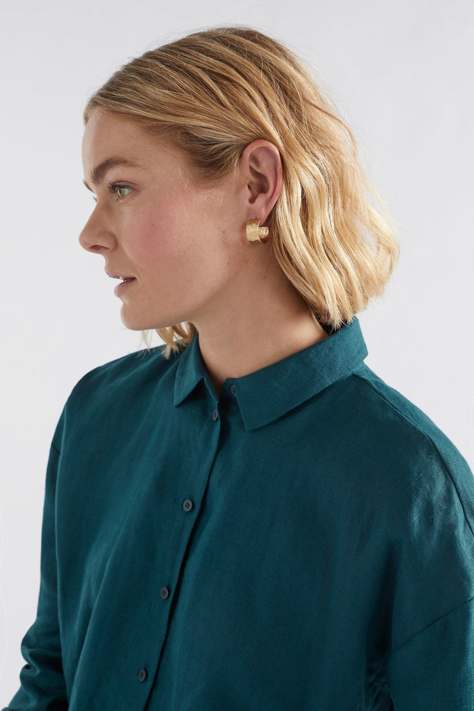 Gild Hammered Brass Hoop Earring Model 1 | GOLD