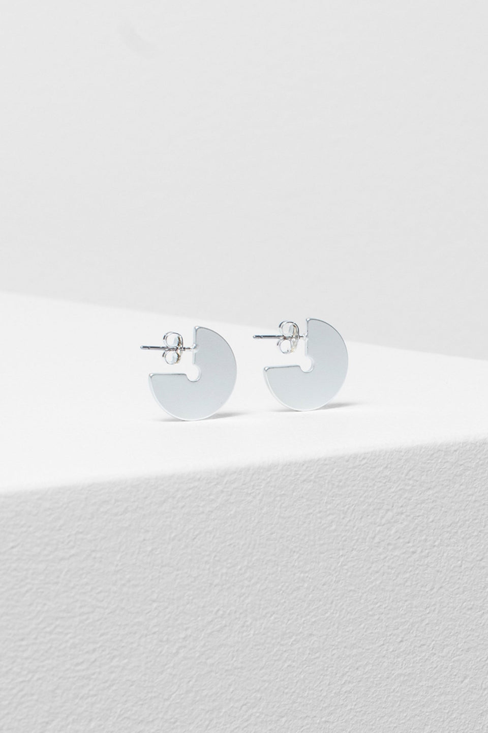 Vivi Circle Matte Metal Earring Side Angled | SILVER MATTE