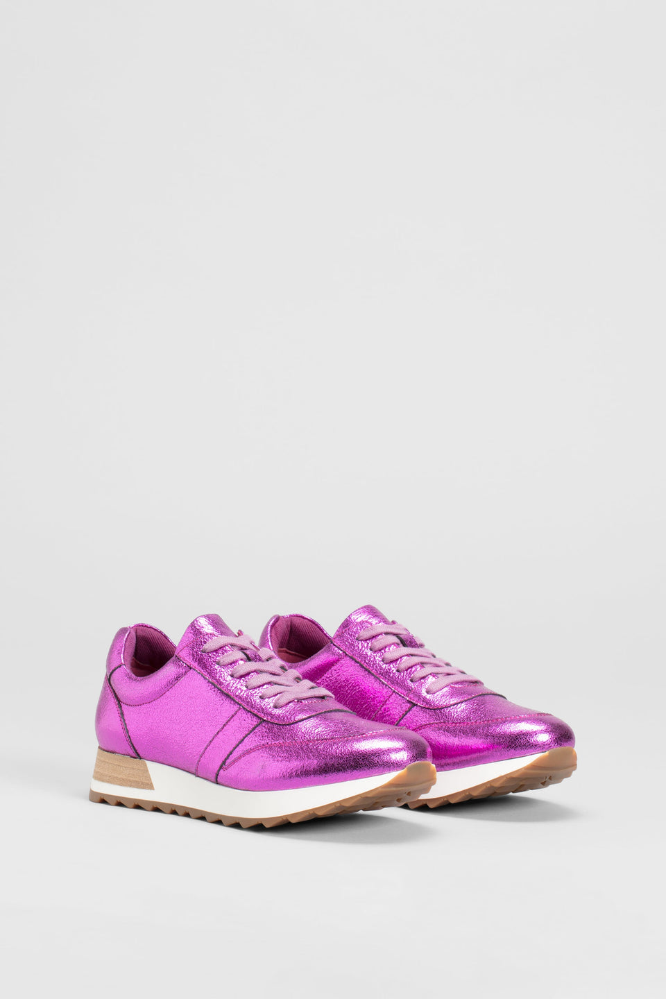 Beate Metallic Trainer Angled Front | FUCHSIA