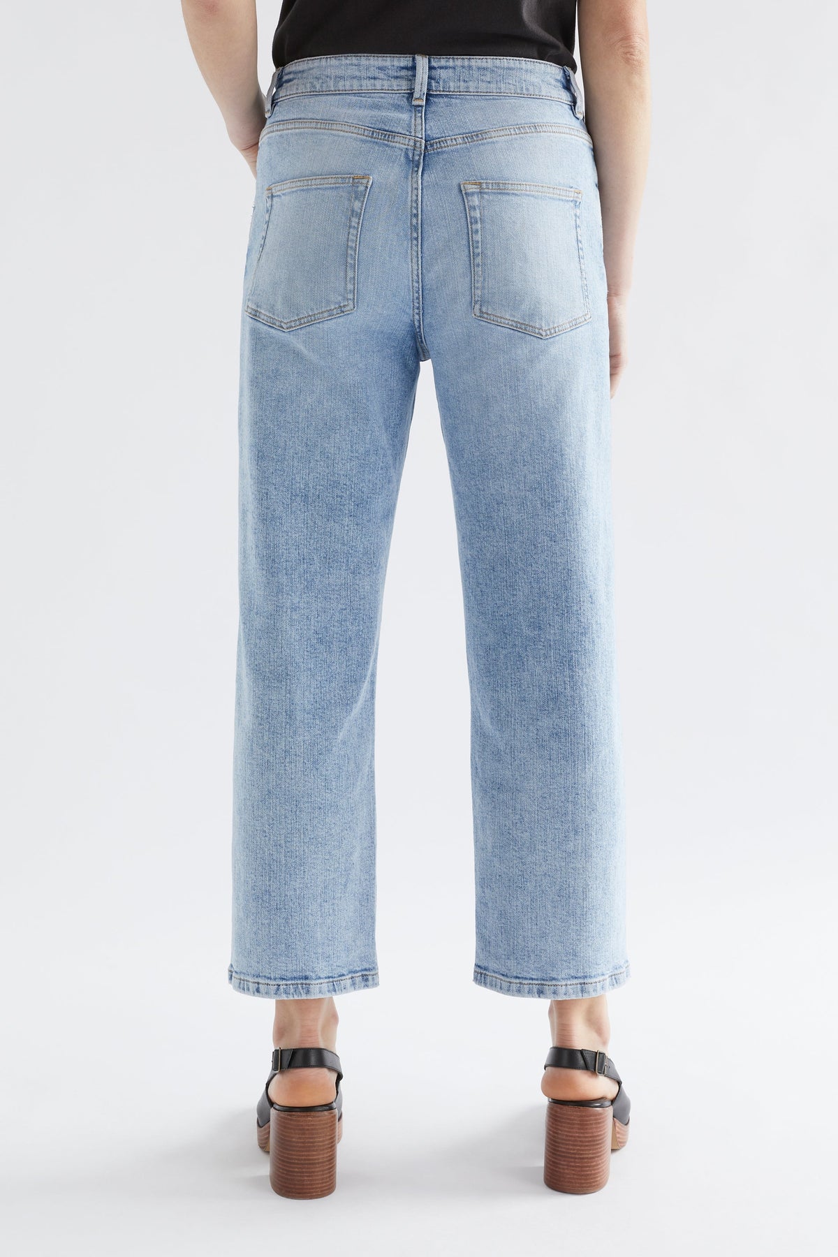 Ven Light Wash Mid Rise Regular Fit Jean Model Back Crop | LIGHT WASH
