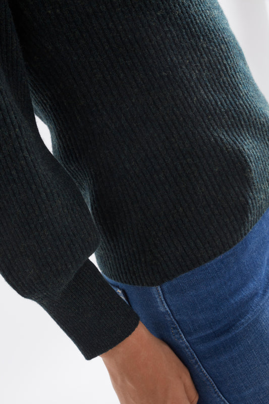 Lysa V-Neck Puff Sleeve Rib Wool Knit Sweater Model Detail | BLACK PINE