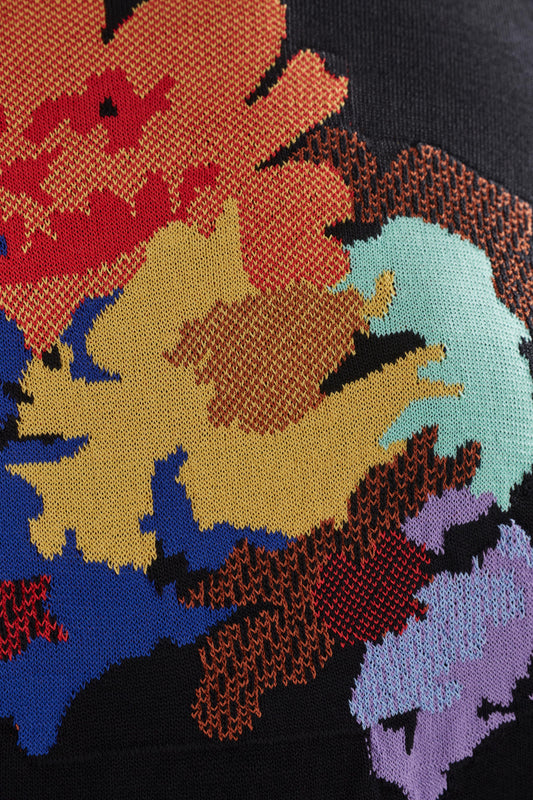 Noma Placement Floral Jacquard Round Neck Knit Front Detail | TAROT JACQUARD