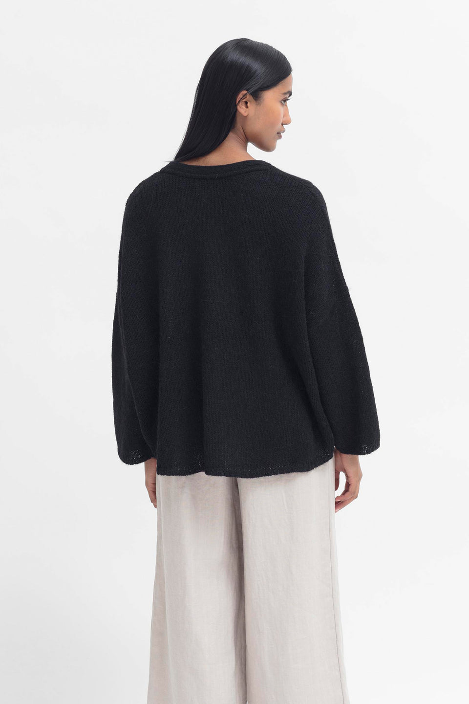 Anga Relaxed Box Fit Alpaca Yarn Knit Sweater Model Back Anastasia | Black