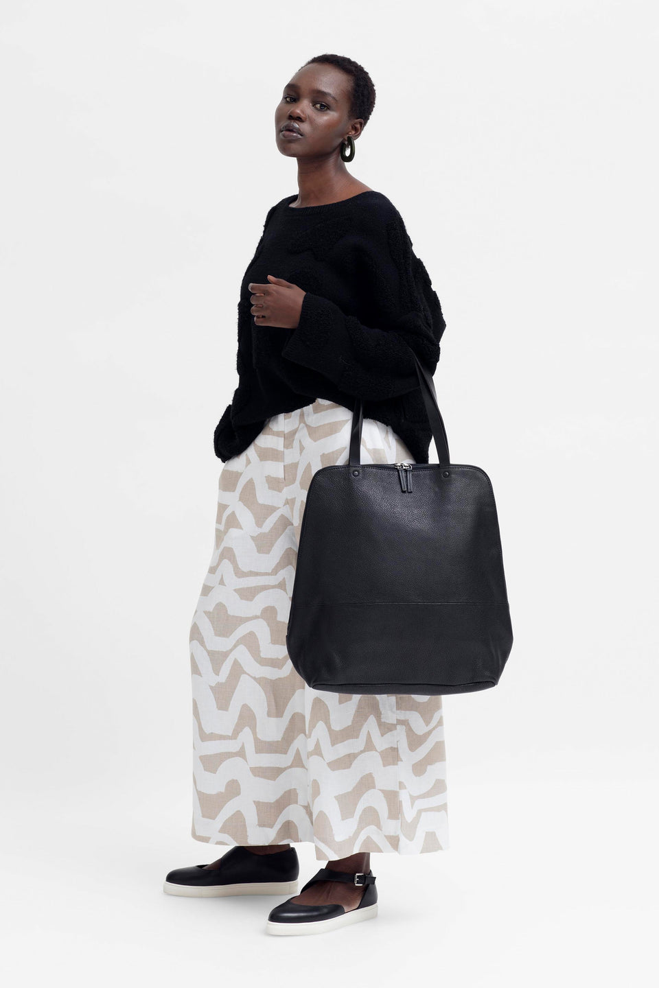 Arien Zip Up Leather Carry-All Bag Front Model | Black