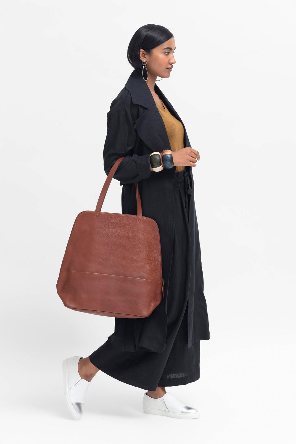 Arien Zip Up Leather Carry-All Bag Front model full body | Tan