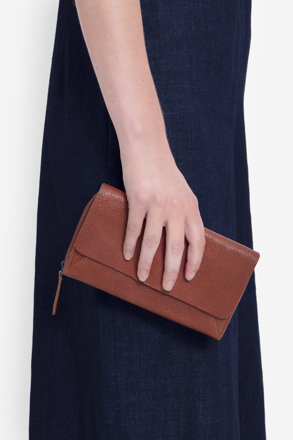 Nausta Wallet Flap and Zip up Leather Wallet Model Front | Tan