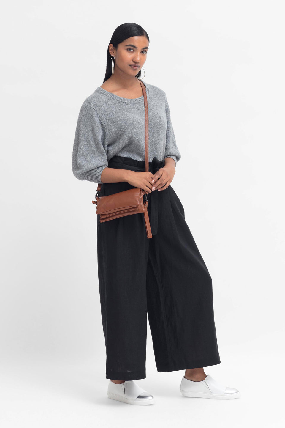 Triple City Leather Cross Body Bag Model Front | TAN