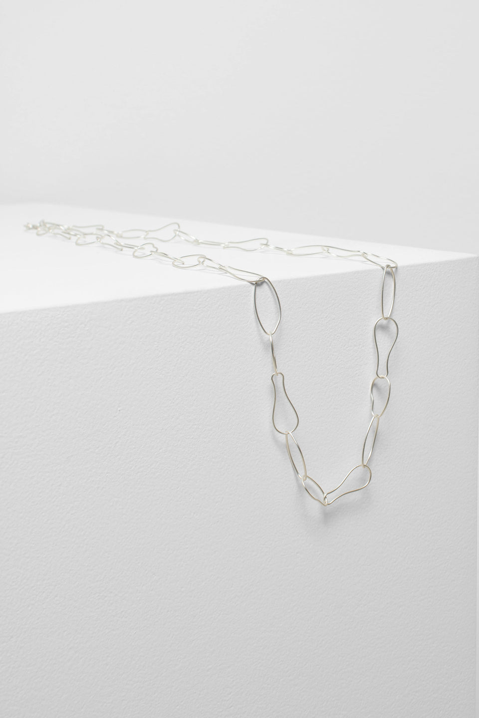 Niika Fine Organic Shaped Chain Coated Metal Necklace | SILVER