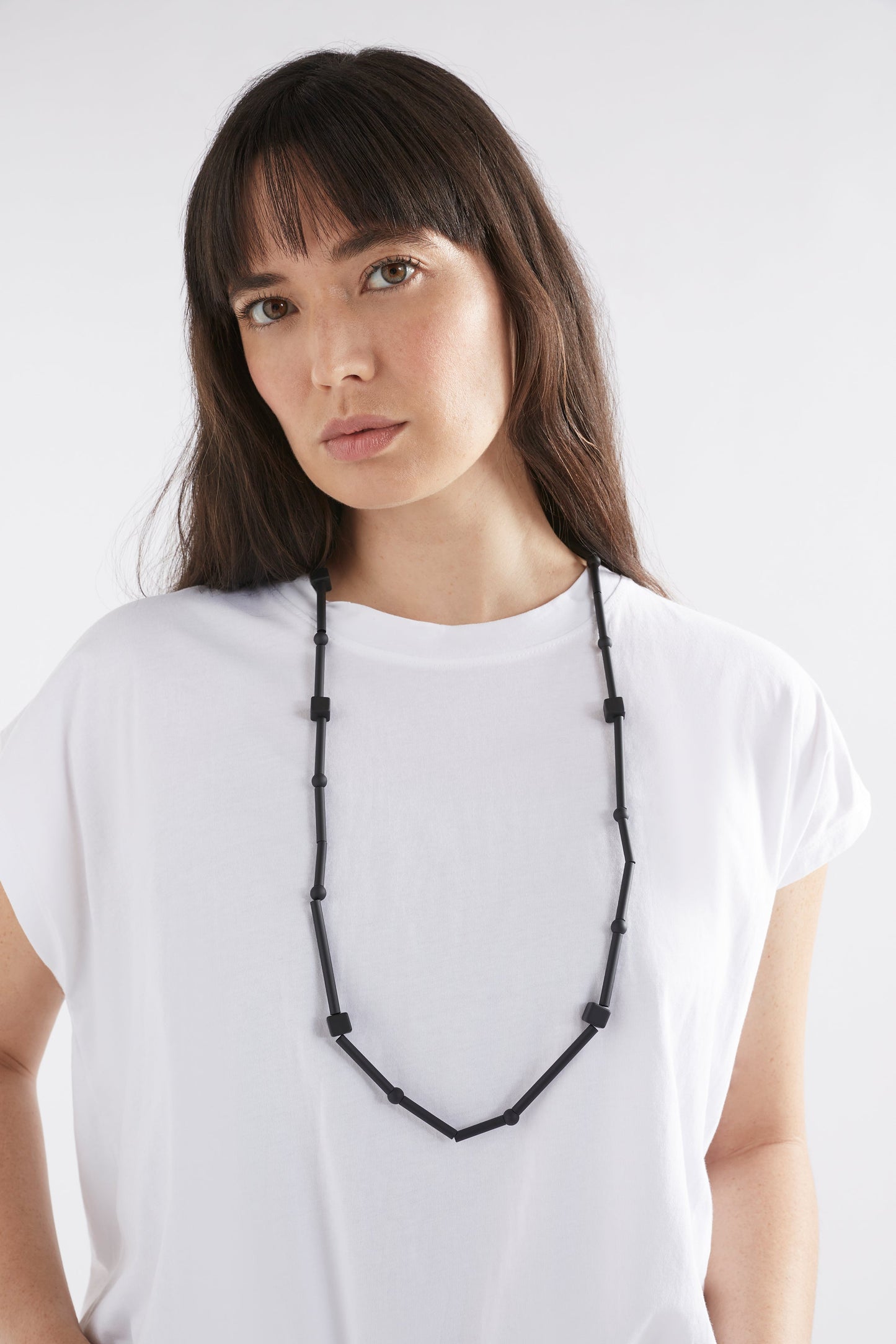 Dorn Colour Coated Long Bead Necklace Model | BLACK