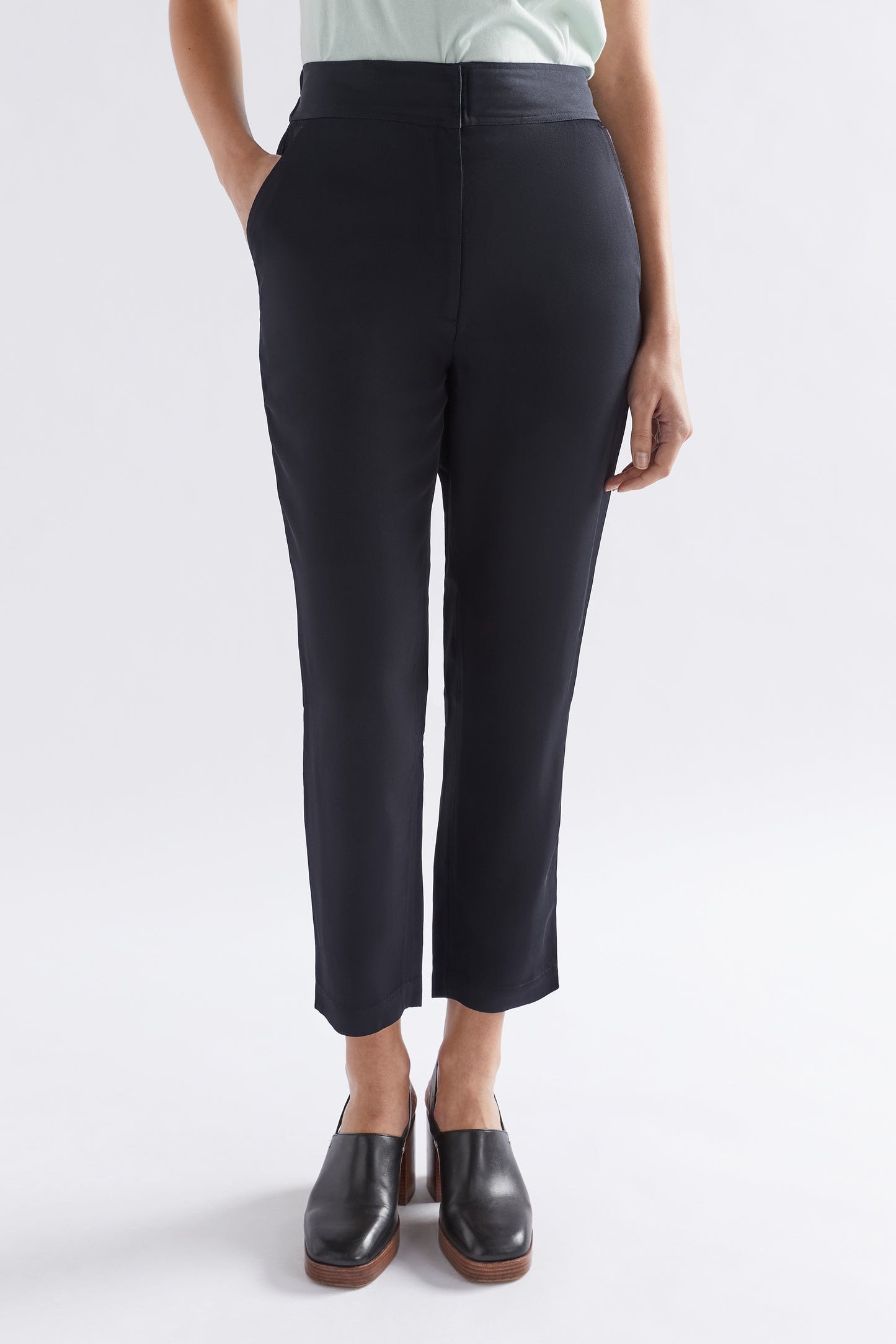 Tailored Kiiltava Pants Model Front Crop | BLACK