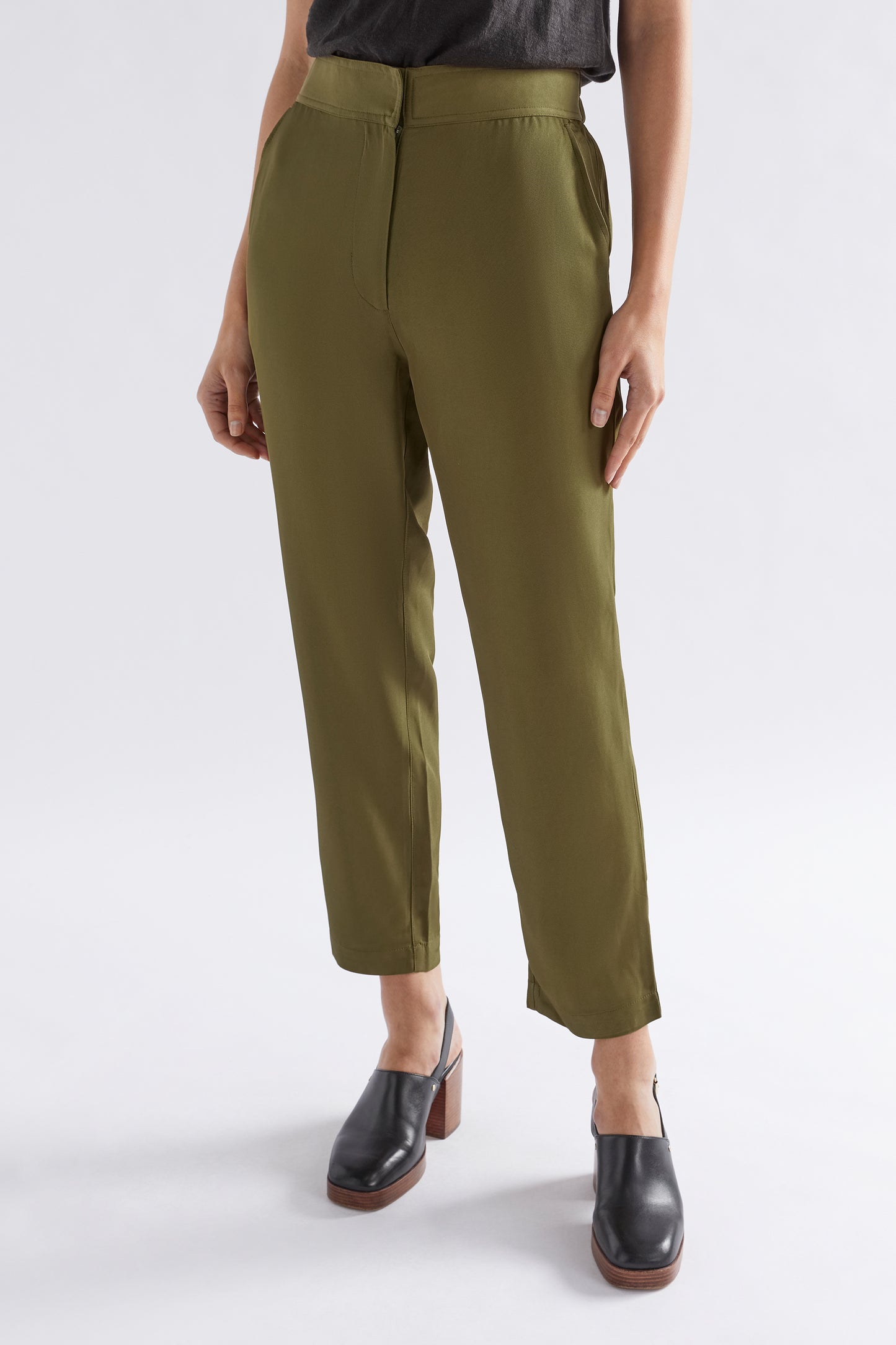 Tailored Kiiltava Pants Model Front crop | OLIVE
