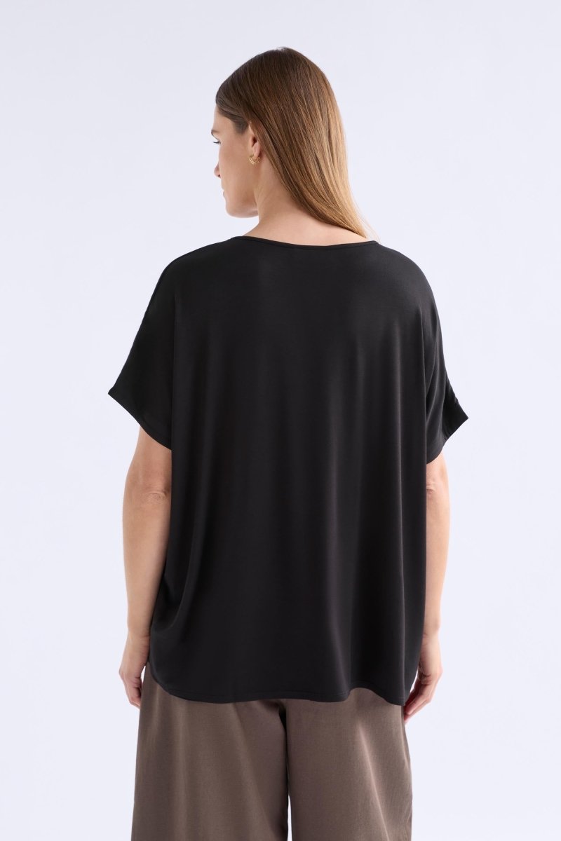 Telse Relaxed Stretch T-shirt Model Angled Front  | BLACK