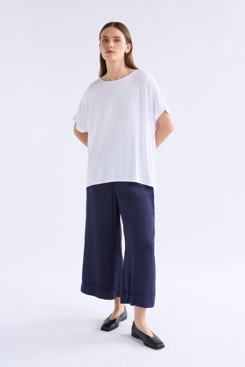 Telse Relaxed Stretch T-shirt Model Angled Front  | WHITE