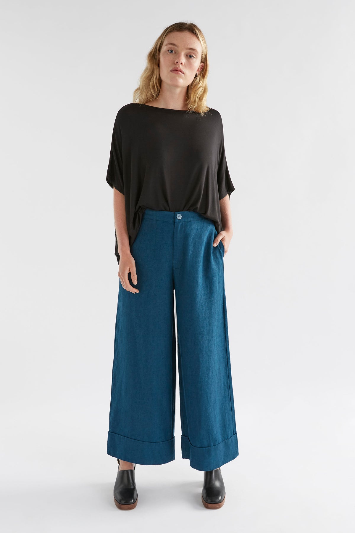 Anneli Linen Pant Model Front | JASPER