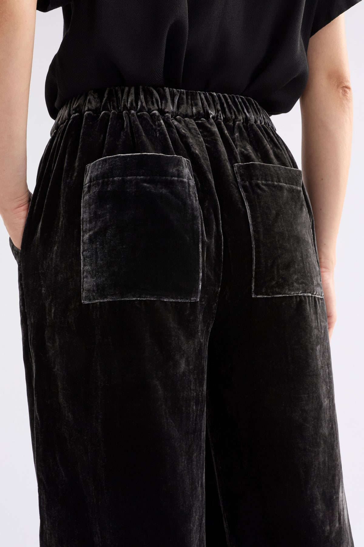 Metti Velvet Wide Leg Pant Model Back Crop | CHARCOAL