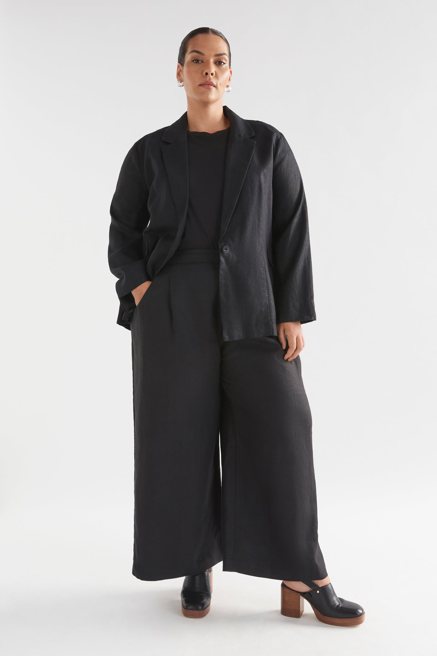 Ilona Linen Single Button Blazer Model Front full body Curve | BLACK
