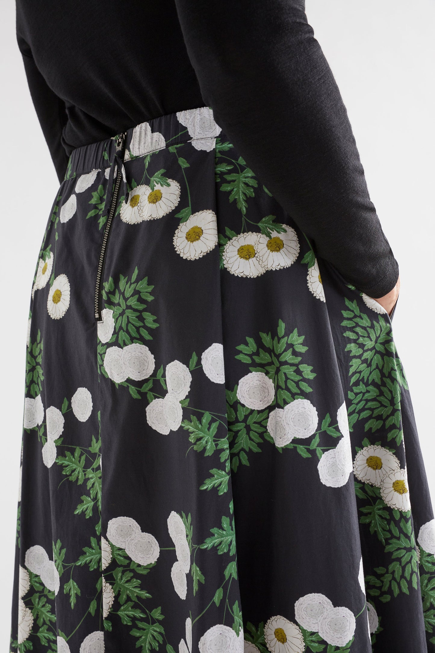 Blaec Midi Length Printed Gathered Skirt Model Back detail | FIELD PRINT