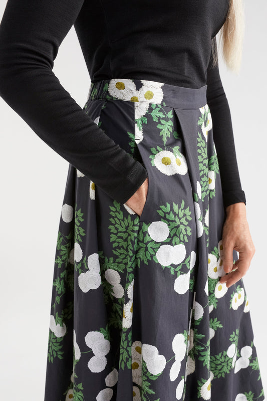 Blaec Midi Length Printed Gathered Skirt Model Side Detail | FIELD PRINT
