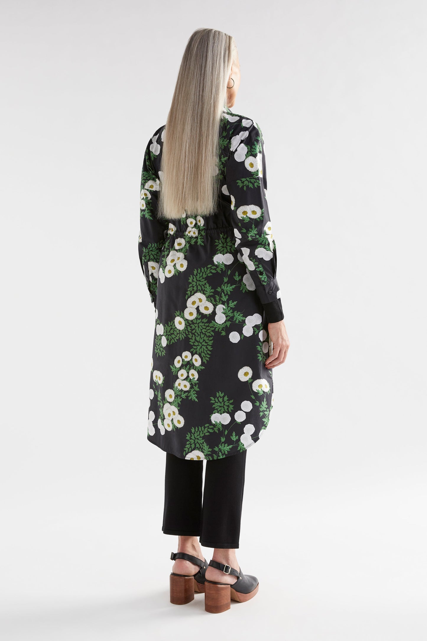 Blaec Long Sleeve Print Drawstring Waist Shirt Dress Model Back | FIELD PRINT