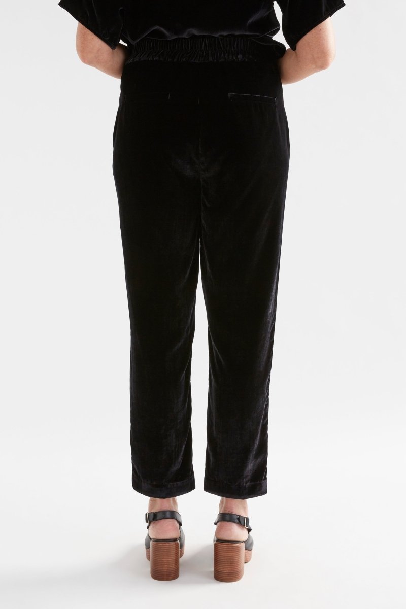 Suuri Velvet Tapered Pant |
BLACK