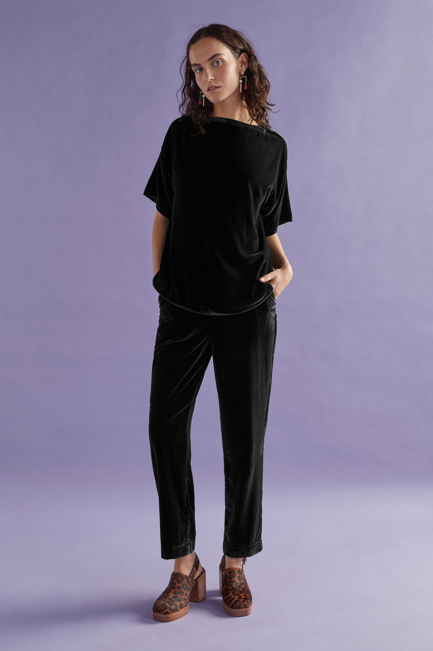 Suuri Boxy Sleeve Drop Shoulder Velvet Top Model Full Body Campaign | BLACK