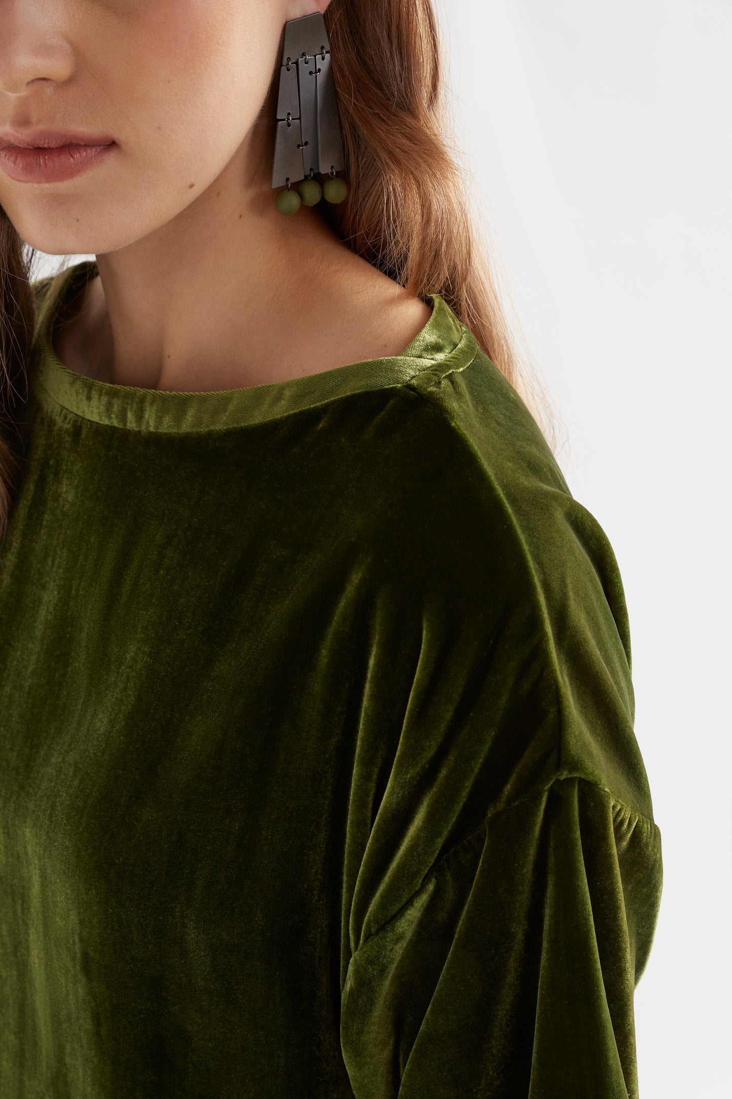 Suuri Boxy Sleeve Drop Shoulder Velvet Top Model Front detail | MOSS GREEN
