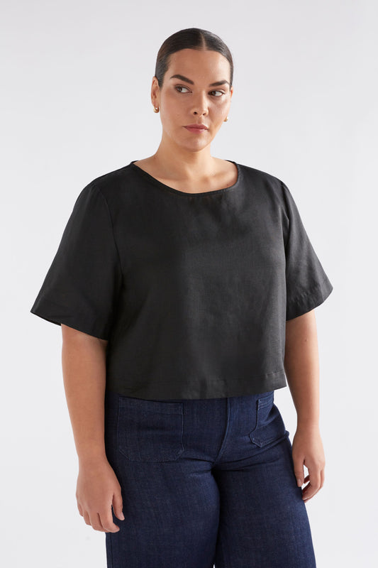 Honnor Linen Cropped Pleat Back Feature Top Model Front | BLACK