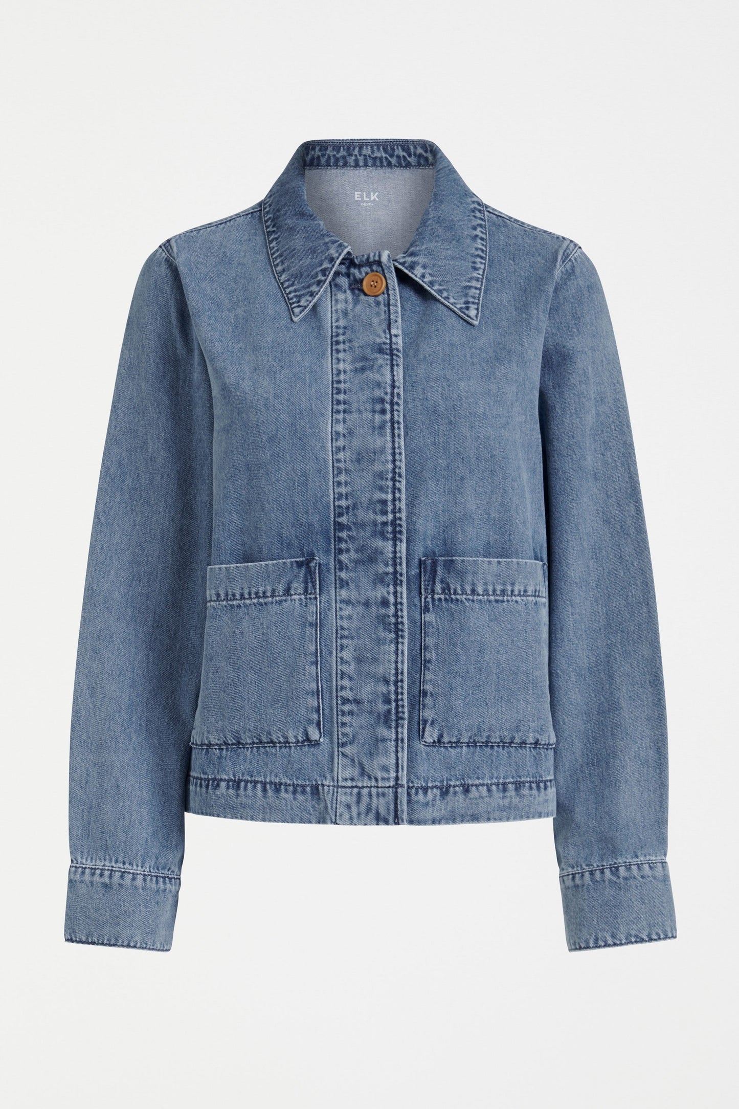 Arbet Organic Cotton Patch Pocket Denim Jacket Front | CHAMBRAY BLUE