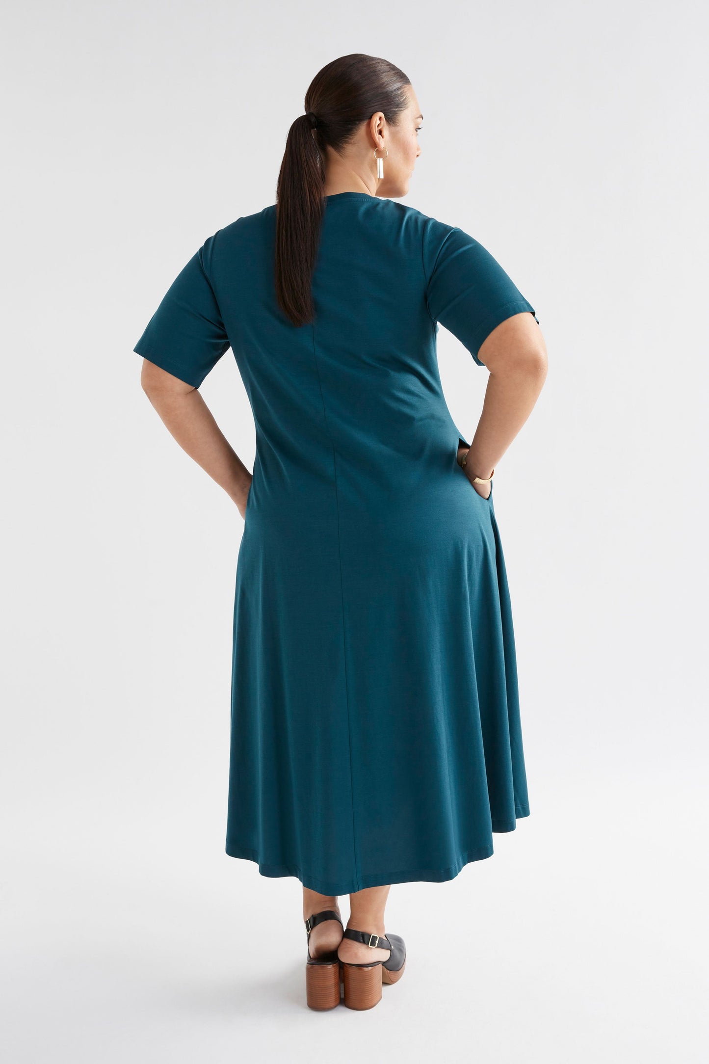 Dega Organic Cotton Jersey T-shirt Dress Model Back | REED GREEN