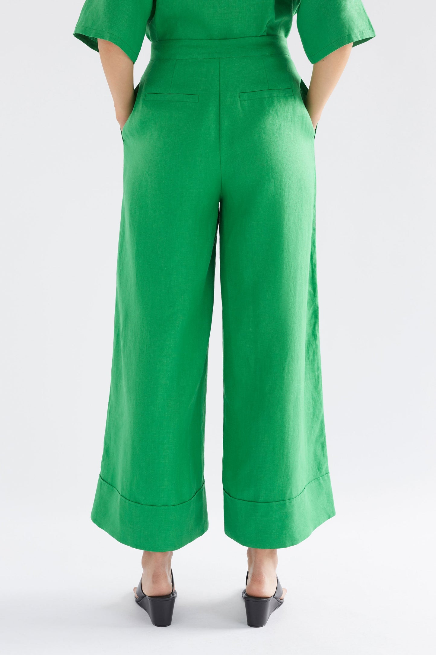 Anneli Light Wide Leg Linen Pant Model Back | VINE GREEN