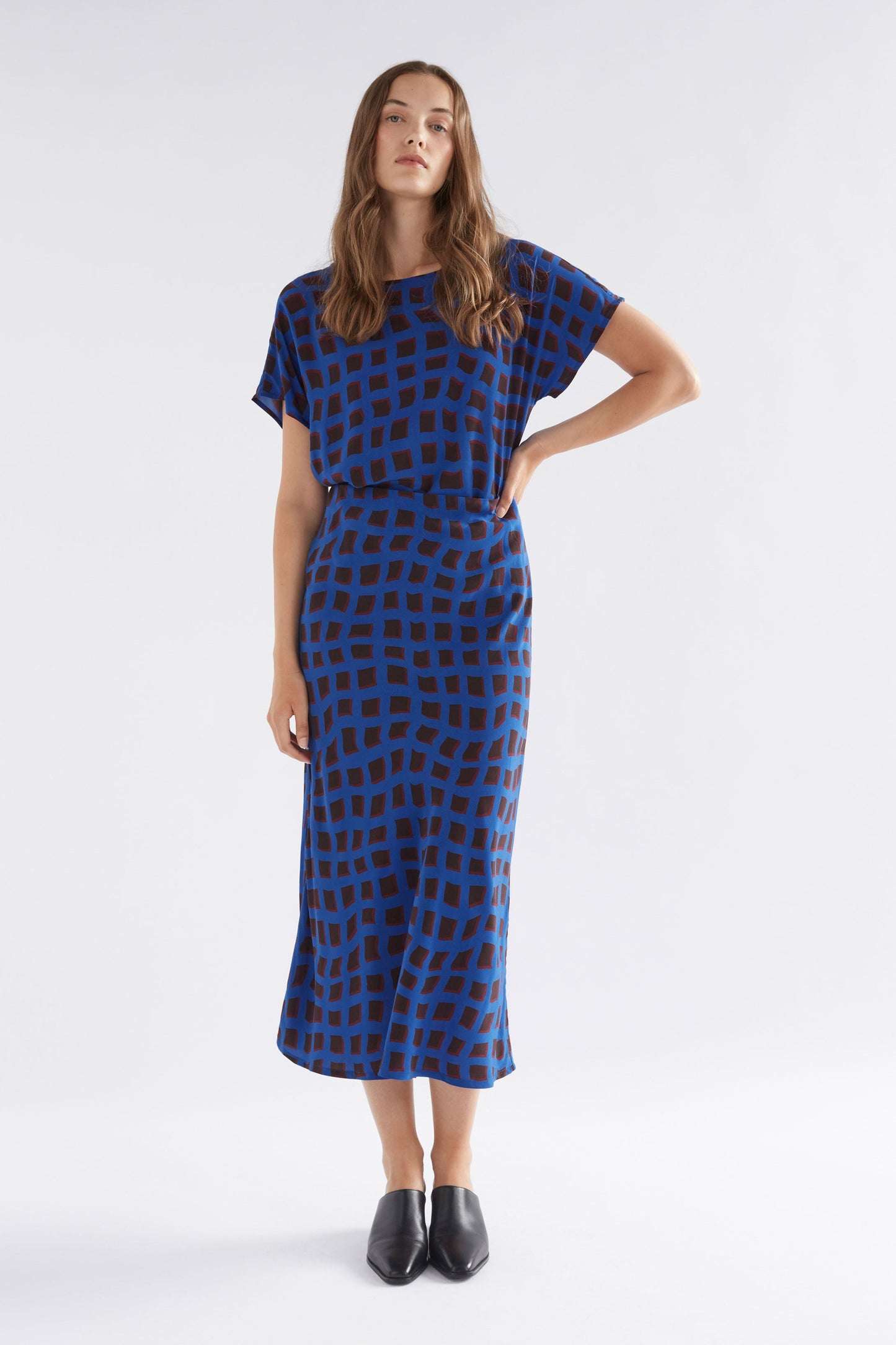 Iden Print Shell Viscose Batwing Cap Sleeve Top Model Front Full Body | BLUE WAVE PRINT