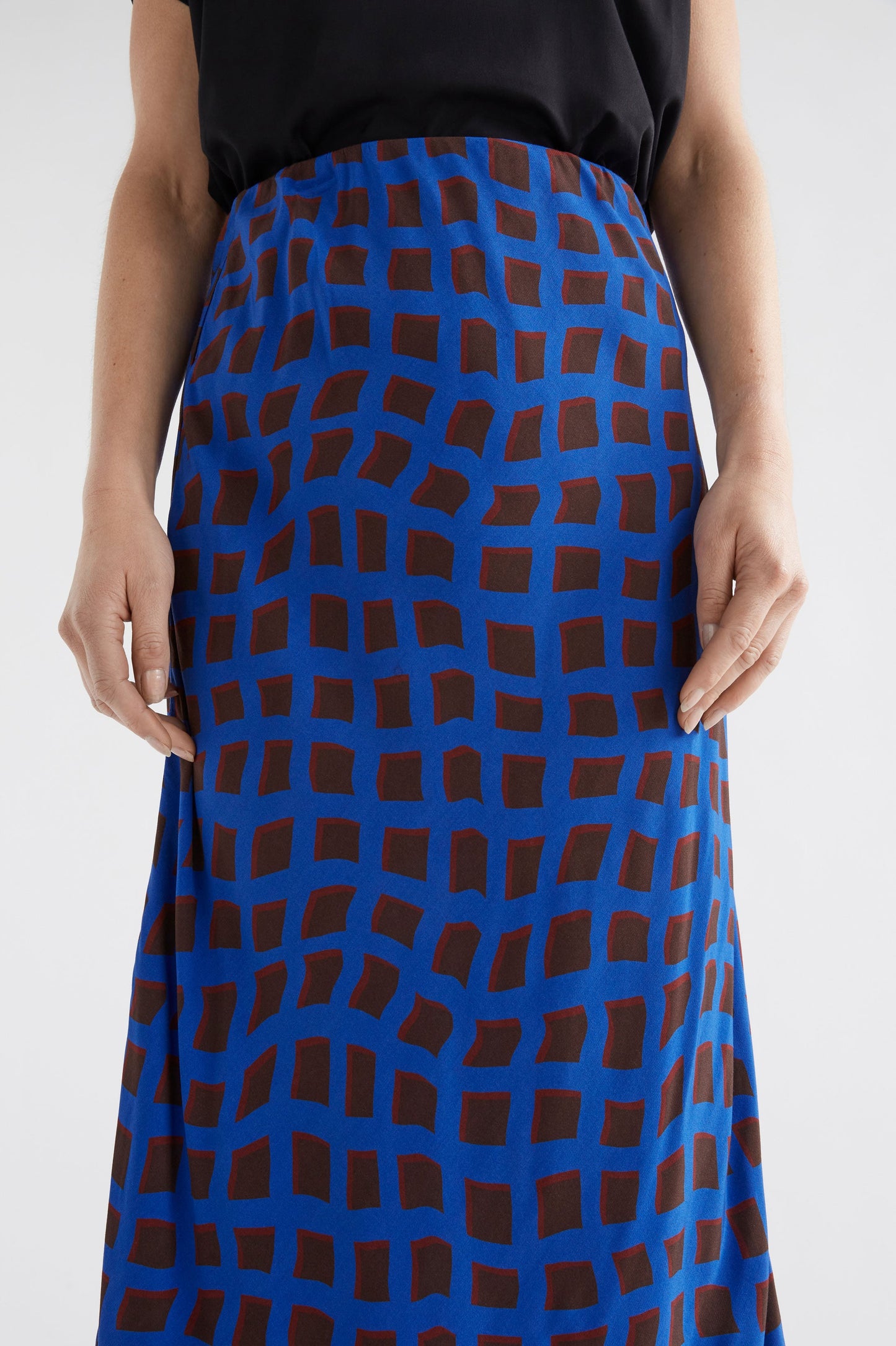 Iden Midi Elastic Waist Bias Cut Print Skirt Front detail | BLUE WAVE PRINT