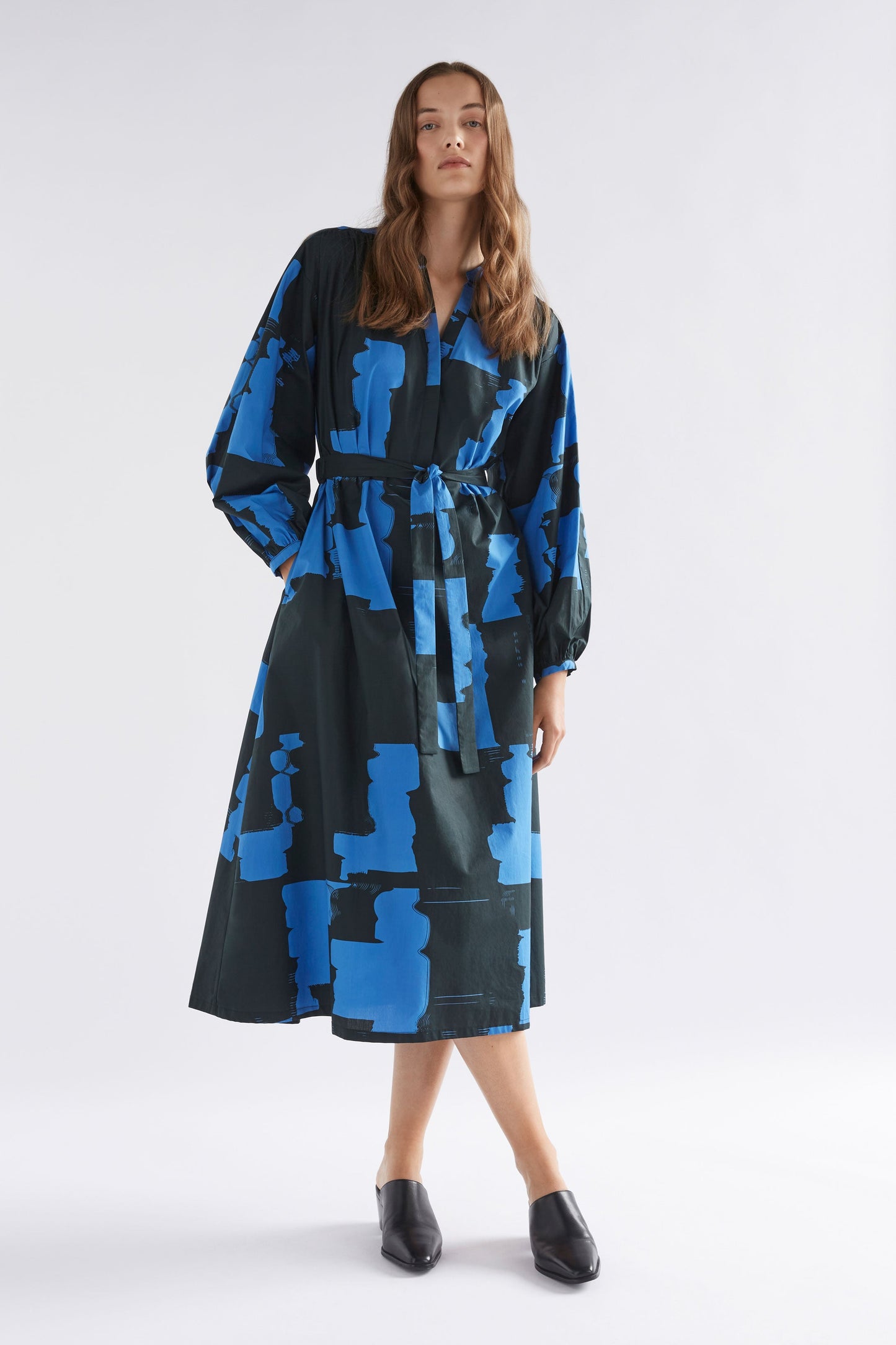 Deze Balloon Sleeve Waisted Cotton Print Midi Dress Model Front | BLUE ROLLA PRINT