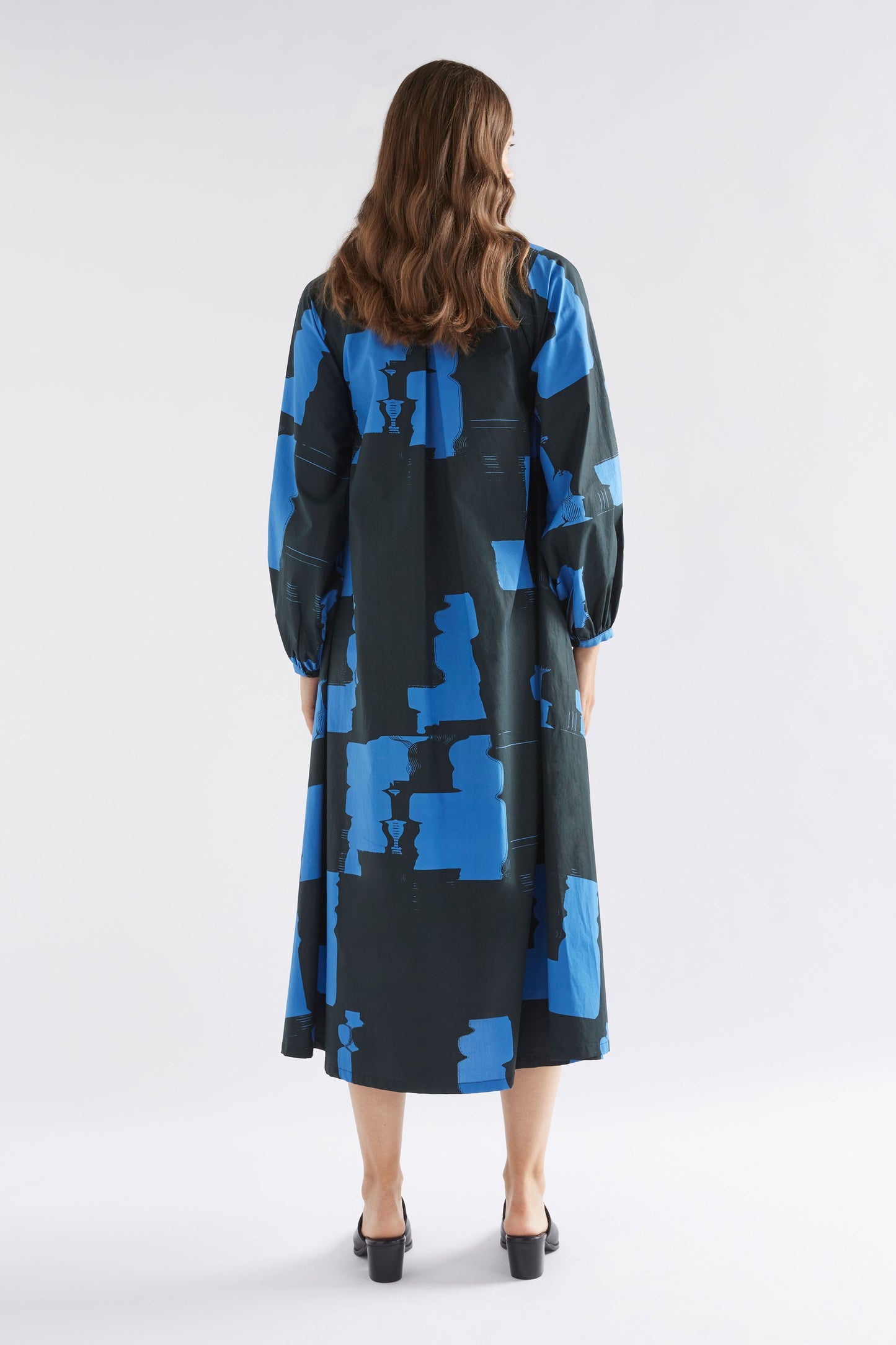 Deze Balloon Sleeve Waisted Cotton Print Midi Dress Model Back| BLUE ROLLA PRINT