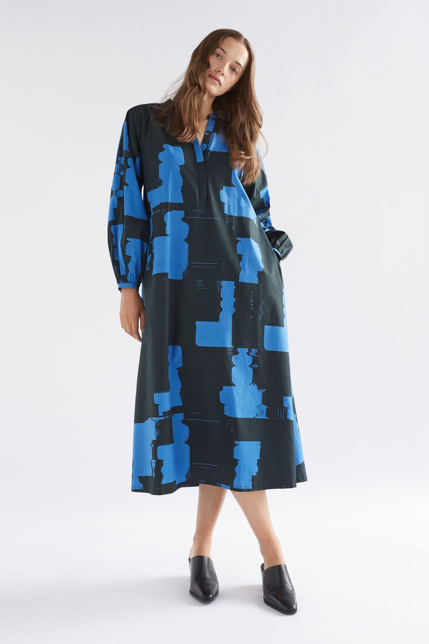 Deze Balloon Sleeve Waisted Cotton Print Midi Dress Model Front without belt | BLUE ROLLA PRINT