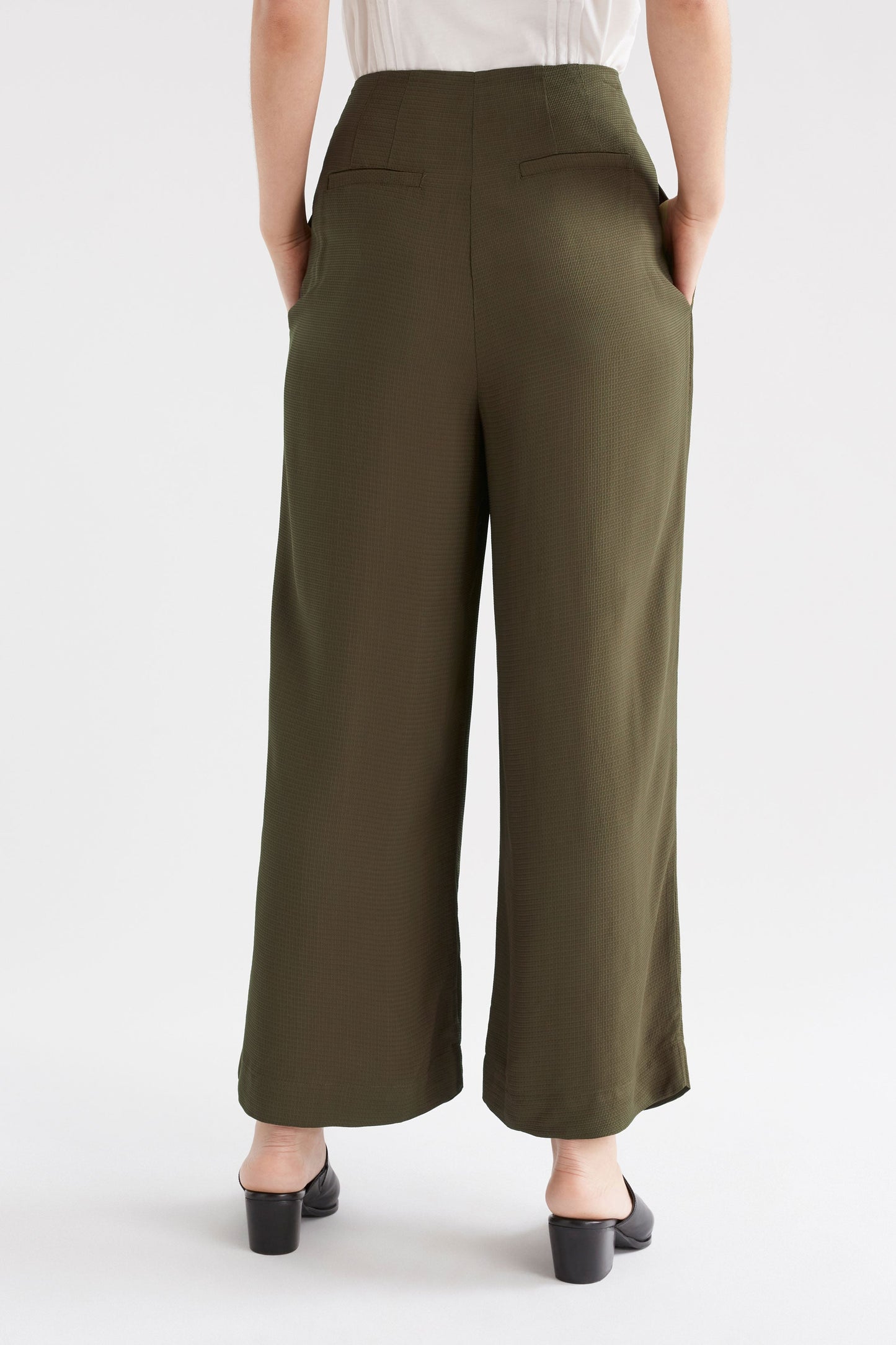 Parq High Waisted Front Pleat Wide Leg Pant Model Back | SEAWEED